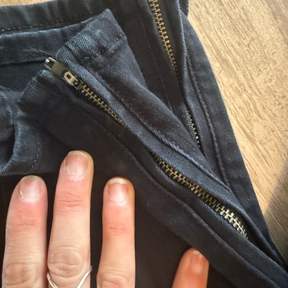 Sanctuary Black Skinny Leg Pants with zipper Accent - Picture 3 of 6